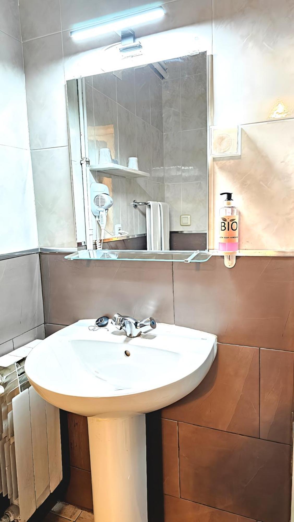 Hostal La Rosa Caceres Ngoại thất bức ảnh