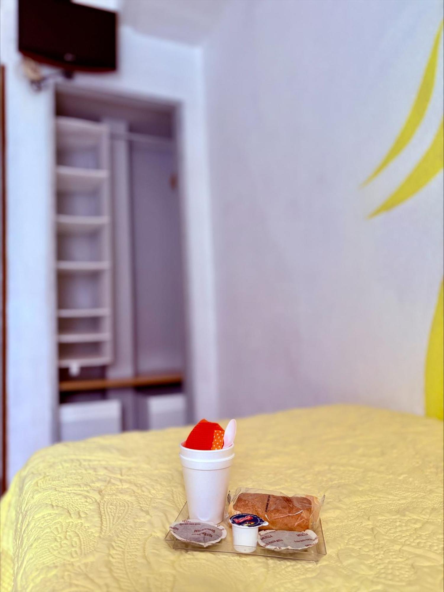 Hostal La Rosa Caceres Ngoại thất bức ảnh
