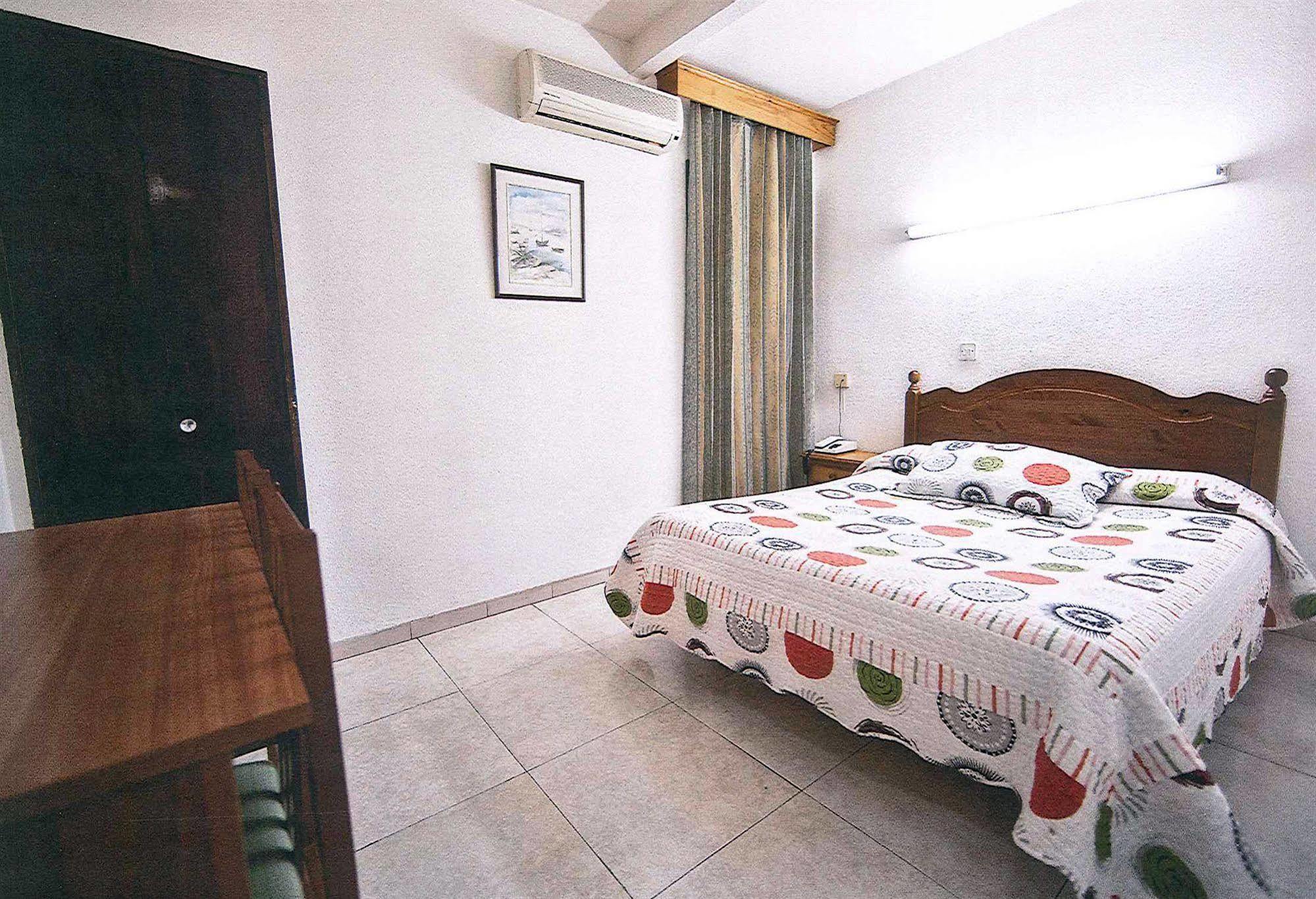 Hostal La Rosa Caceres Ngoại thất bức ảnh