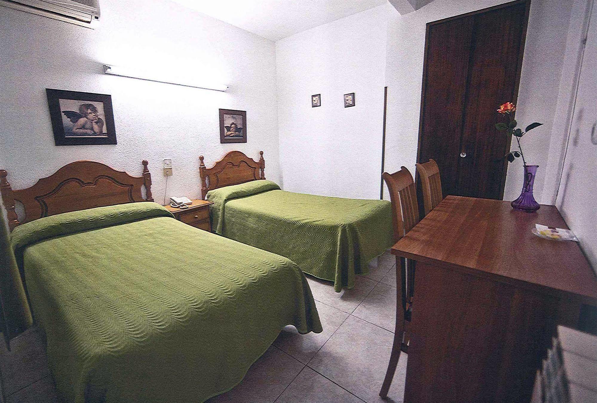 Hostal La Rosa Caceres Ngoại thất bức ảnh
