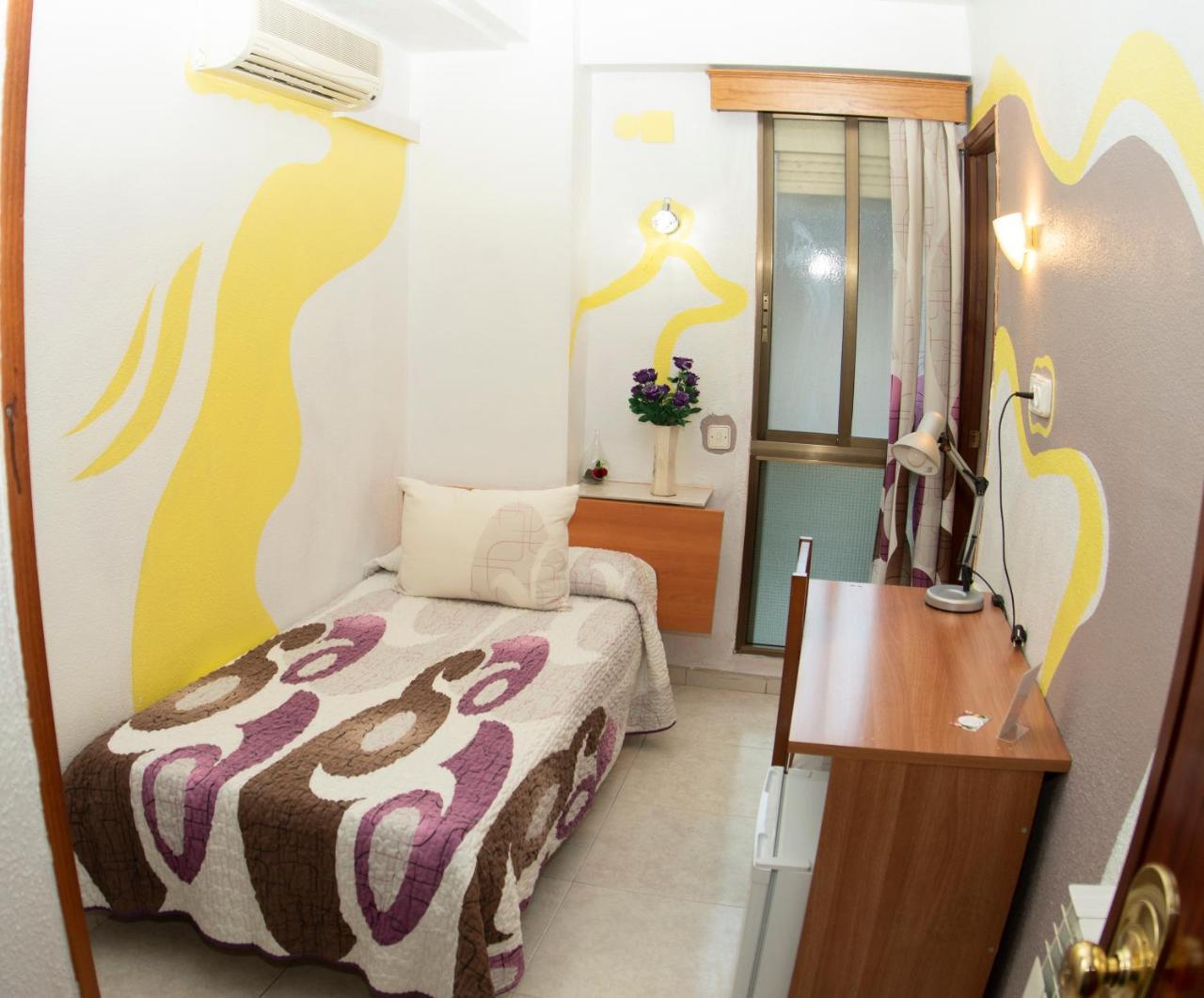 Hostal La Rosa Caceres Ngoại thất bức ảnh